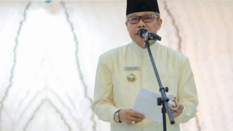 TP Pimpin Takbiran Iduladha di Masjid Terapung BJ Habibie