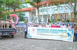 Hari Raya Iduladha, Hotel Dalton Serahkan Hewan Kurban kepada Dua Masjid