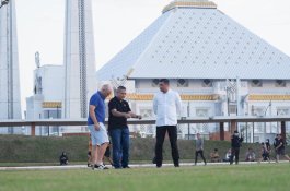 Adnan Purichta Ichsan Bersama CEO PSM dan Pelatih Cek Stadion Kalegowa dan Lapangan Syekh Yusuf