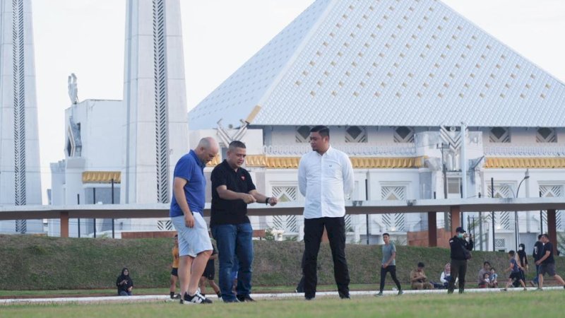 Adnan Purichta Ichsan Bersama CEO PSM dan Pelatih Cek Stadion Kalegowa dan Lapangan Syekh Yusuf