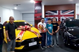Baru Tiba di Makassar Mobil Keluaran Inggris MG Langsung Ludes