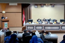 Enam Fraksi DPRD Parepare Setujui Ranperda Tentang Penyelenggaraan Kota Layak Anak Jadi Perda