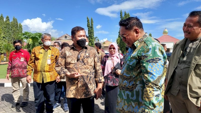 Monitoring dan evaluasi penanganan PMK se-Sulawesi di Balai Penelitian Tanaman Serealia, Kabupaten Maros, Sulawesi Selatan, Minggu (17/7/2022). 