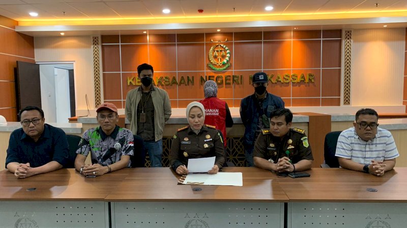 Rilis penangkapan Tim Tabur Kejati Sulsel dan Kejari Makassar terhadap buronan terpidana kasus korupsi di lingkup Kementerian Agama (Kemenag) Sulsel, Tjipluk Sri Rejeki.