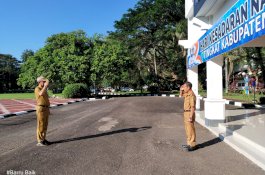 Upacara Bendera di Lapangan Pemkab Barru, Kadinsos Sampaikan 26 Tupoksi