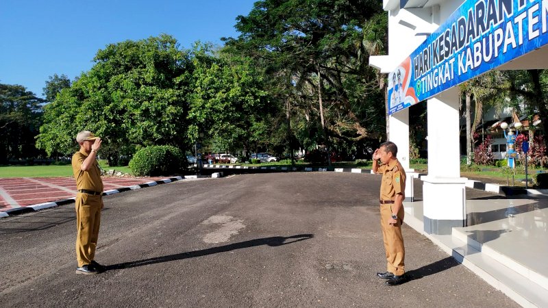 Upacara Bendera di Lapangan Pemkab Barru, Kadinsos Sampaikan 26 Tupoksi