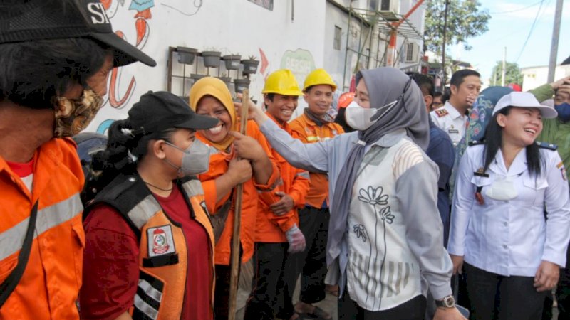 Wakil Wali Kota (Wawali) Makassar, Fatmawati Rusdi, saat meninjau Lorong Wisata di Kecamatan Panakkukang, Rabu (27/7/2022).