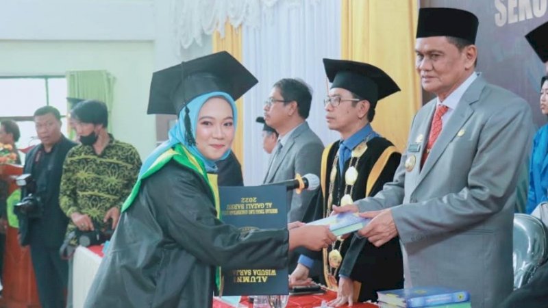 Wisuda Sekolah Tinggi Ilmu Administrasi (STIA) Al Gazali untuk program studi strata I di Gedung Islamic Center, Kabupaten Barru, Rabu (27/7/2022).