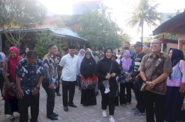 Fatmawati Rusdi Masse Kunjungi Lorong Pusat Kuliner Tradisional di Minasa Upa