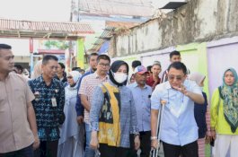 Tinjau Lorong Wisata di Sungai Pareman, Wawali Makassar Pastikan Kebutuhan Kelompok Tani Terpenuhi