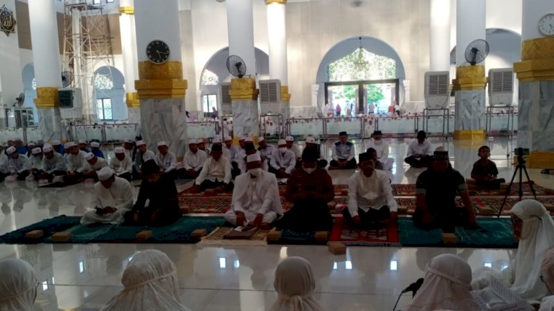 Doa dan zikir menyambut tahun baru Islam, 1 Muharam 1444 hijriah di Masjid Agung Ummul Qura’ Sengkang, Jumat (29/7/2022) malam.