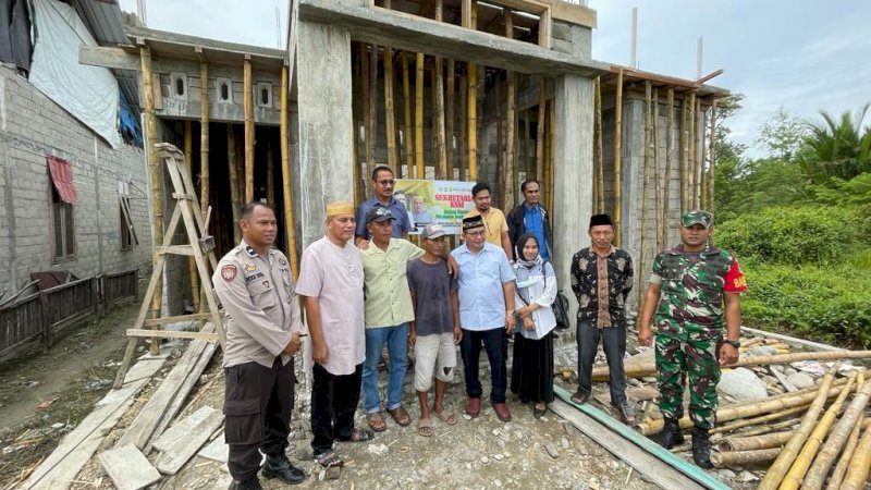 Muhammad Fauzi Tinjau Progres Bedah Rumah Aspirasi KemenPUPR