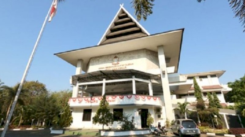 kantor DPRD Makassar