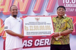 Pemprov Sulsel Serahkan Bantuan untuk Pebangunan Akses Jalan Menuju Destinasi Wisata Ollon Tator