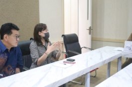 Dua Guru Besar Dari Korea Selatan Temui Abdul Hayat Gani