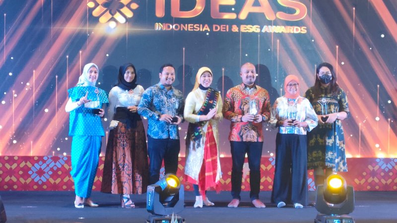 Penghargaan IDEAS 2022 kepada Perumda Air Minum Kota Makassar untuk Kategori DEI (Divercity, Equity & Inclusion).(5/8/22)