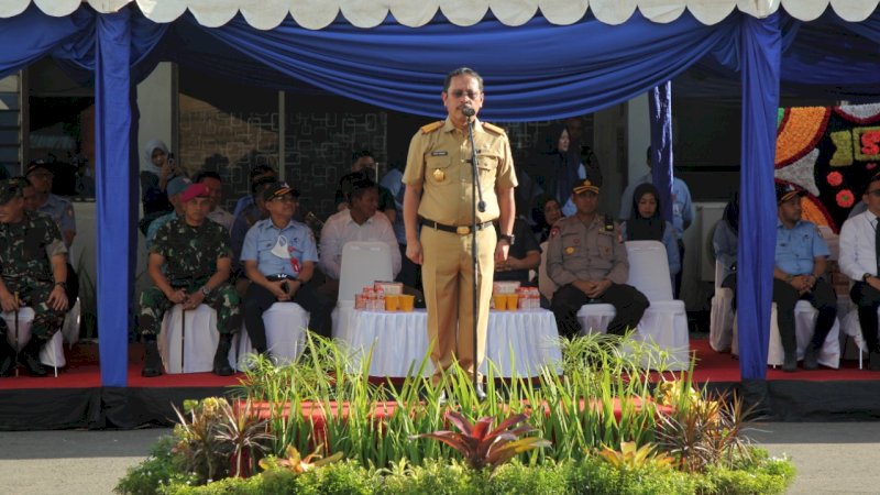 Sekda Makassae, Muh Ansar, saat memperingati Ulang Tahun yang ke-98 pada tanggal 8 Agustus 2022 di lapangan upacara Perumda Air Minum Kota Makassar