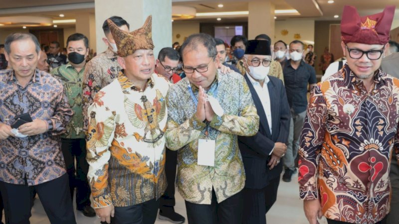 Momen kebersamaan Menteri Dalam Negeri (Mendagri), Tito Karnavian, dengan Wali Kota Makassar, Mohammad Ramdhan Pomanto (Danny).