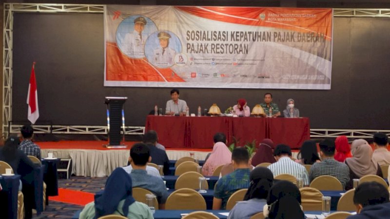 Ratusan pengusaha restoran dan rumah makan mengikuti sosialisasi yang digelar Bapenda Kota Makassar di Hotel Horison, Jalan Jenderal Sudirman, Kota Makassar.
