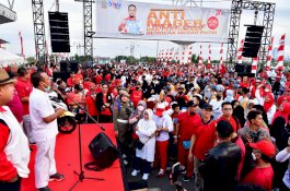 Gubernur Andi Sudirman Jalan Bersama Ribuan Pelajar dan ASN Wilayah Mamminasata