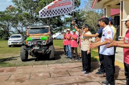 Taufan Pawe Sumbang Sepeda Motor Door Prize Indonesia Off Road Federation Merdeka