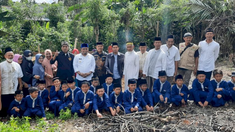 Wabup Enrekang dan Baznas Letakkan Batu Pertama Rumah Tahfiz Sabilul Haq 