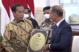 Keberhasilan Swasembada Beras, Presiden Jokowi Terima Penghargaan dari IRRI
