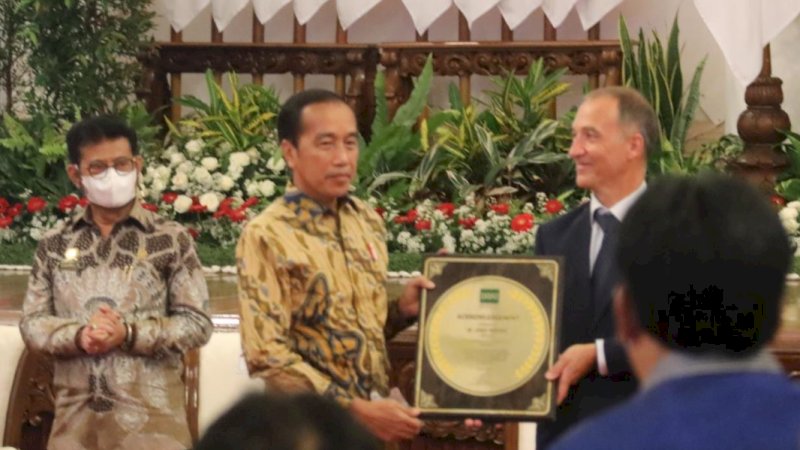 Penghargaan diterima langsung oleh Presiden Joko Widodo (Jokowi) di Istana Kepresidenan Jakarta, Ahad (14/8/2022).