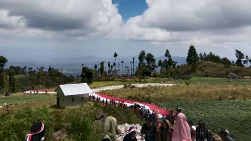 Kurang Lebih 700 Orang Mengarak Merah Putih 77 Meter Sejauh 5 Kilometer di Jeneponto 