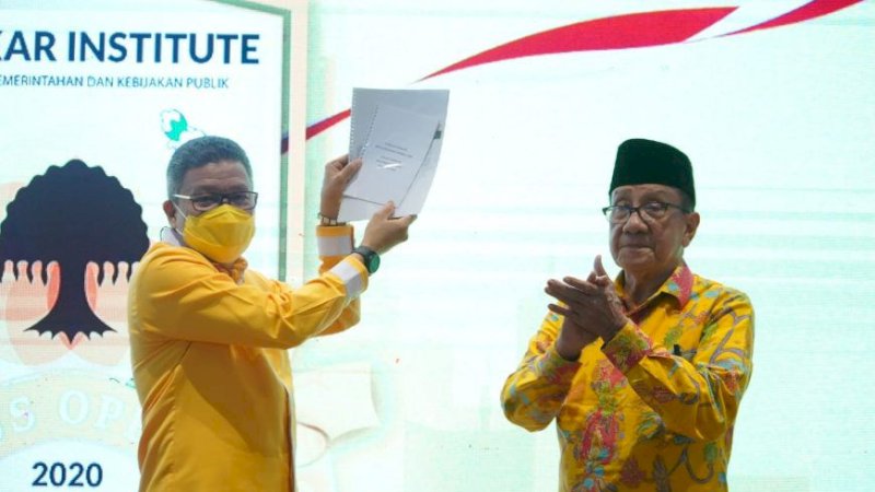 Taufan Pawe Sebut Akbar Tandjung Panutan Politisi Indonesia