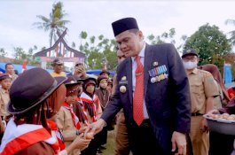 Pramuka Siaga di Tanete Rilau Dapat Telur dari Bupati Barru