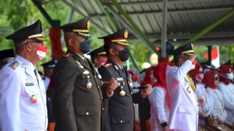 Pelaksanaan upacara HUT ke-77 kemerdekaan Republik Indonesia (RI) yang dipusatkan di Lapangan Andi Makkasau, Parepare, Rabu (17/8/2022).