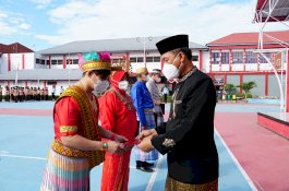Rutan Makassar Upacara HUT RI Ke-77 dengan Berbusana Adat
