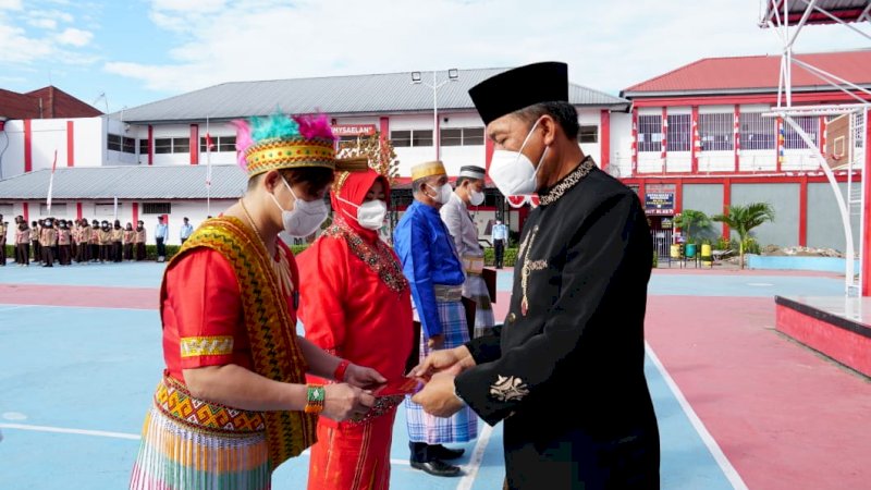 Rutan Makassar Upacara HUT RI Ke-77 dengan Berbusana Adat