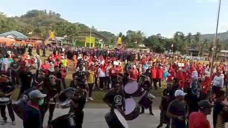 Ribuan Orang Ikuti Gerak Jalan Santai dan Karnaval Pekan Merdeka Toleransi 2022 di Enrekang 