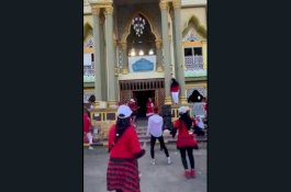 Viral Ibu-Ibu Berjoget di Teras Masjid Tuai Kecaman, Berujung Permintaan Maaf