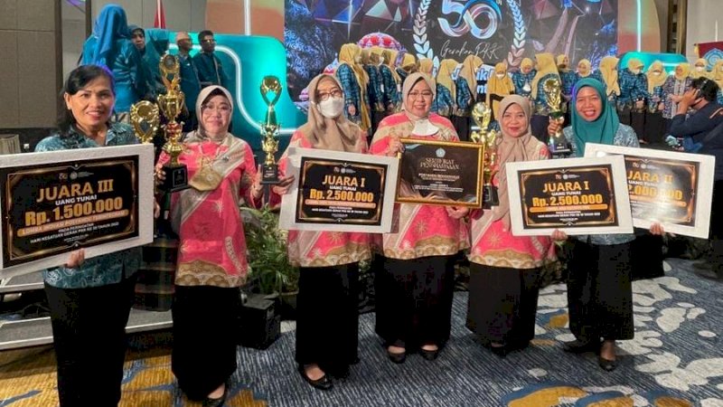 TP PKK Makassar Borong Penghargaan HKG ke 50 TP PKK Sulsel