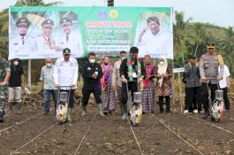 Kurangi Impor, Kementan Tingkatkan Produksi dan Pasca Panen Kedelai Lokal