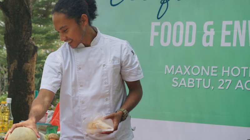 Komunitas Gren Pan Gelar Demo Masak Ramah Lingkungan Bersama Chef La Ode di Maxone Hotel Makassar