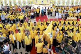 Taufan Pawe Lantik Pengurus DPD II Golkar Takalar Masa Bakti 2021 - 2026
