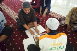 Bantu Disabilitas Tunanetra, Yayasan Hadji Kalla Rutinkan Belajar Baca Quran Braille
