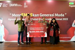Pegadaian Serahkan Tabungan Emas Senilai Rp 248 juta Kepada 68 Paskibraka dan 44 orang Pelatih