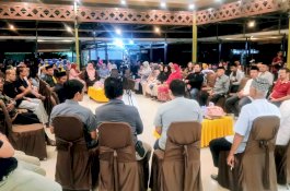 Sebelum Putuskan Jadi Caleg DPR RI, Andi Muzakkir Minta Restu Keluarga Besarnya di Wajo