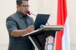 Anggota Fraksi PKB Mustarin Bacakan Pemandangan Umum Rapat Paripurna XI DPRD Wajo