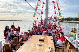 Sambut HUT RI ke-77 ONYX Property Ajak Keluarga Besar Berlayar Naik Kapal Phinisi. 