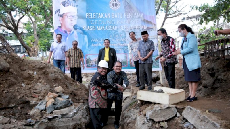 Peletakan batu pertama pembangunan Kantor Klasis Makassar dan Gereja Toraja, di Jalan Rusa, Kecamatan Makassar, Sabtu (3/9/2022).