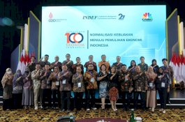 Kepada 100 Ekonom, Jokowi Bangga Indonesia Capai Swasembada Beras