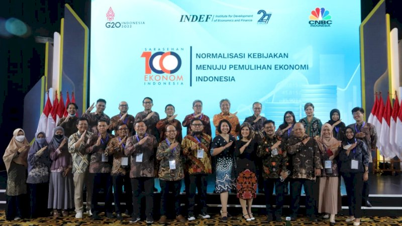 Kepada 100 Ekonom, Jokowi Bangga Indonesia Capai Swasembada Beras