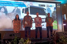 DCVI Resmi Kenalkan Mercedes-Benz Axor Euro 4 di Makassar.