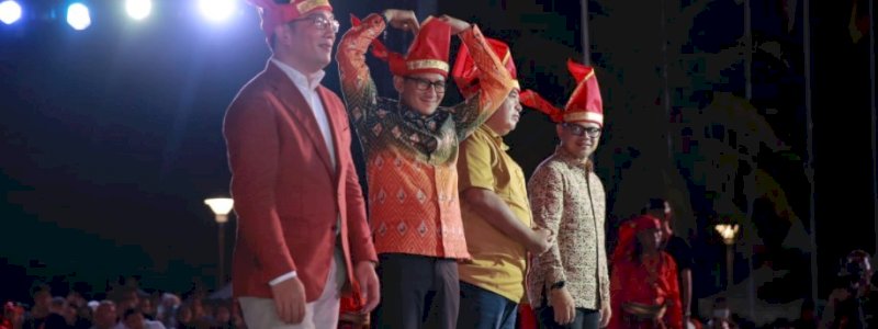 Cakep! Menparekraf dan para Kepala Daerah Berbalas Pantun di Panggung Makassar F8
